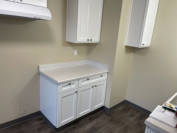 5th image of 470 SE 12th Ave APT 4