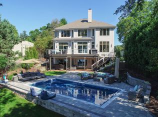 1829 Nagawicka Rd, Hartland, WI 53029