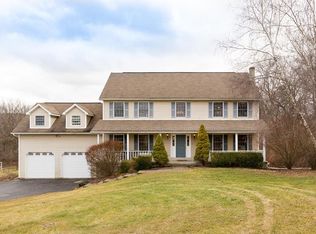 14 Ice Holly Pond, Poughquag, NY 12570