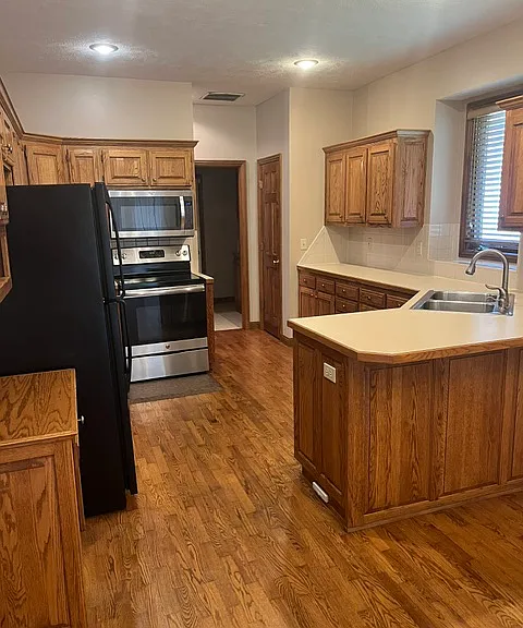 1142 S Carriage Ave — Photo 4