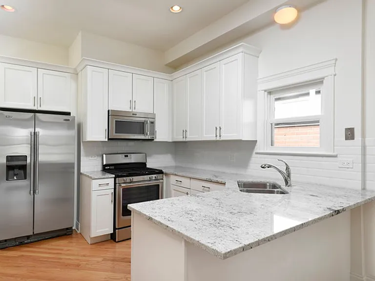 1657 W Wrightwood Ave #3W — Photo 1