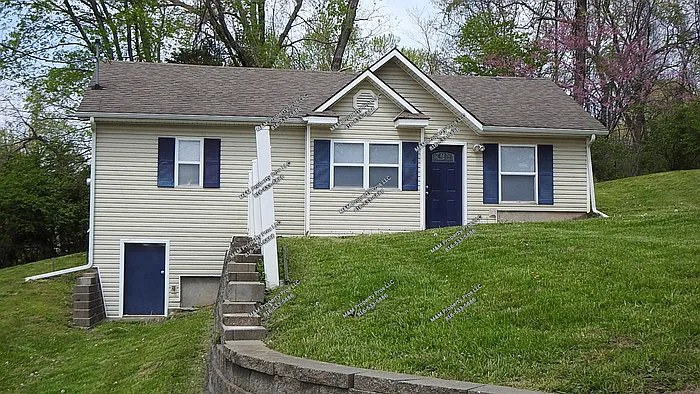3501 N Drury Ave — Photo 2