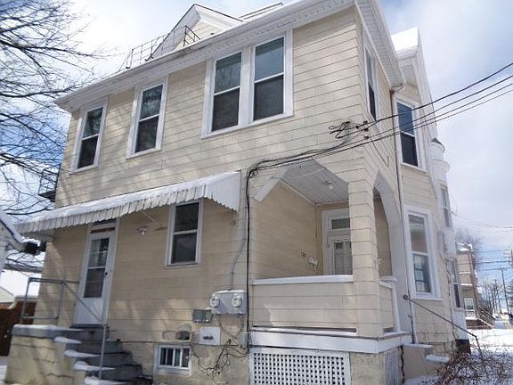 3rd image of 4924 Forest Ave