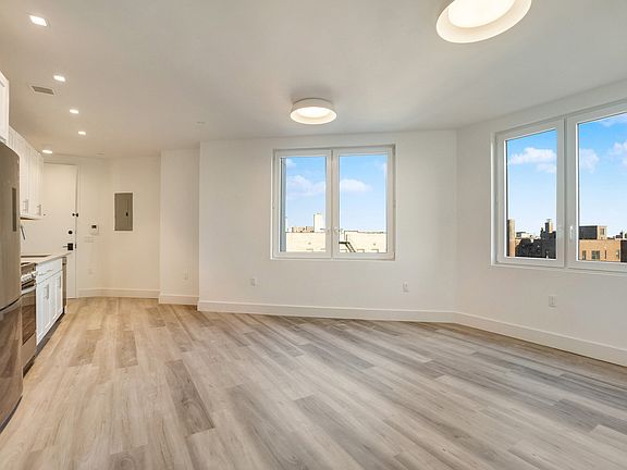 3rd image of 1634 Church Ave #203A
