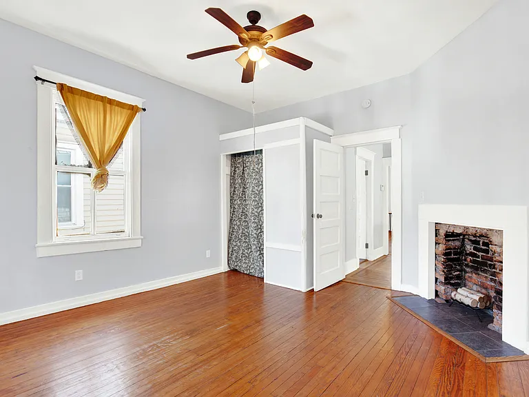 304 W 41st St #B — Photo 8