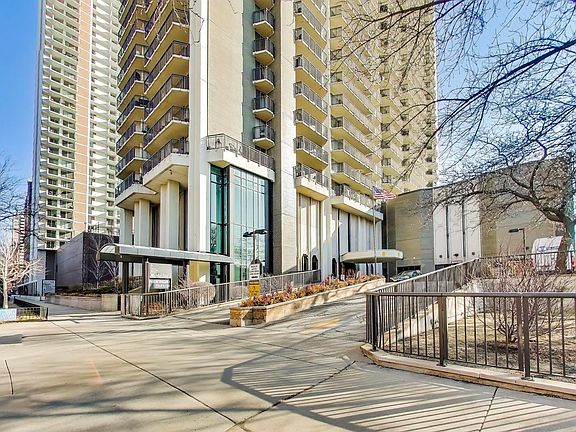 2nd image of 6007 N Sheridan Rd APT 16F