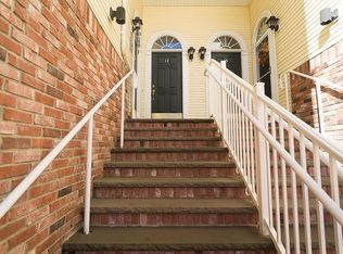 17 Marina Dr, Bayonne, NJ 07002