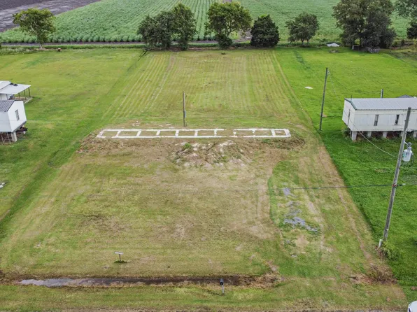 2518 Claude Leblanc Rd, New Iberia, LA 70560