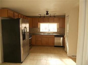 1st image of 918 Lipan St