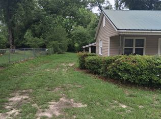 709 Sycamore St, Swainsboro, GA 30401