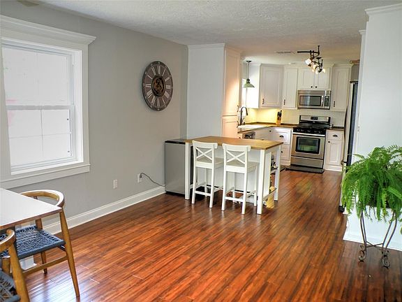 3rd image of 1005 4th St