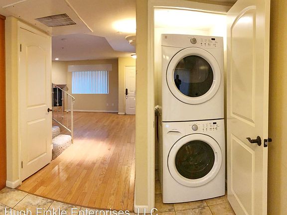4th image of 6446 Woodley Ave #6446