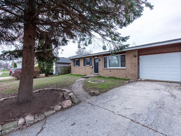 2430 N Frolic Ave, Waukegan, IL 60087