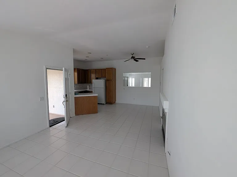 154 California Ct — Photo 4