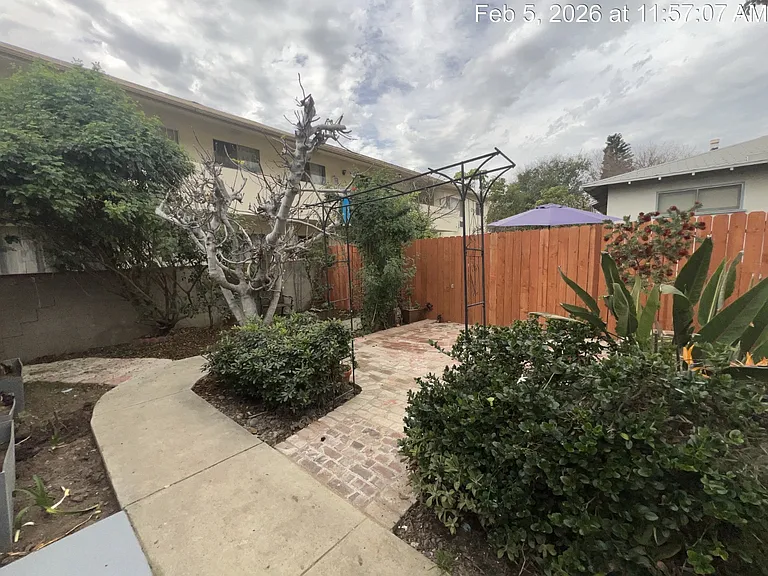 1044 Elm Ave #B — Photo 10