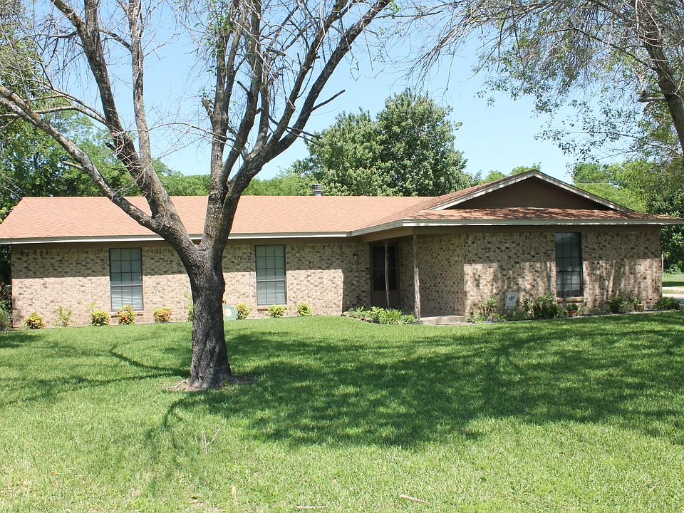 1st image of 705 Lyndon Dr