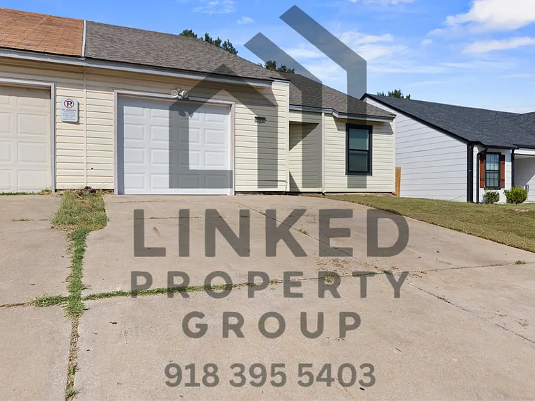 1600 W Madison St — Photo 3
