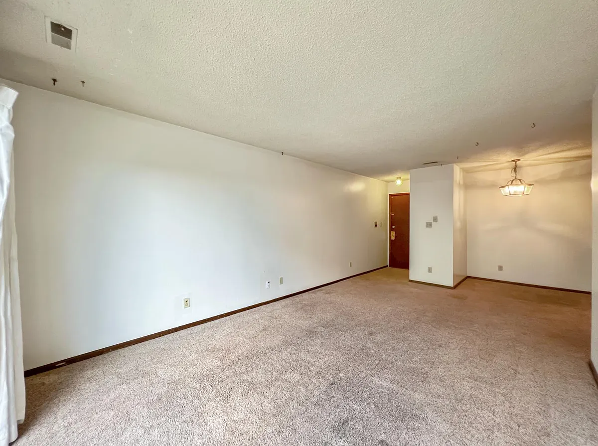 Building Photo - 626 S 16th St #17