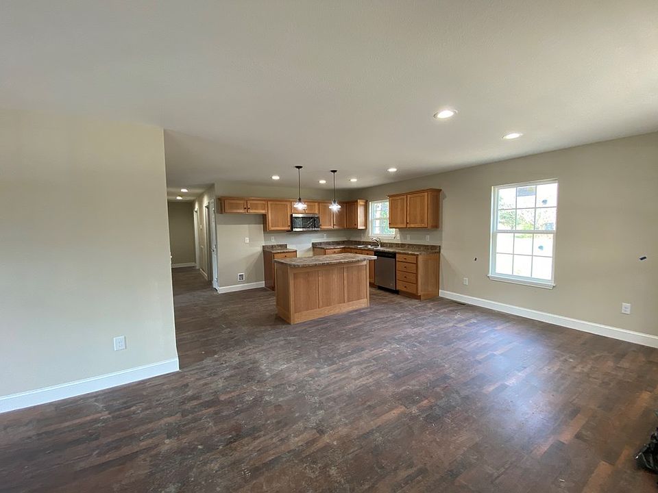 2nd image of 528 Tellico Ave E