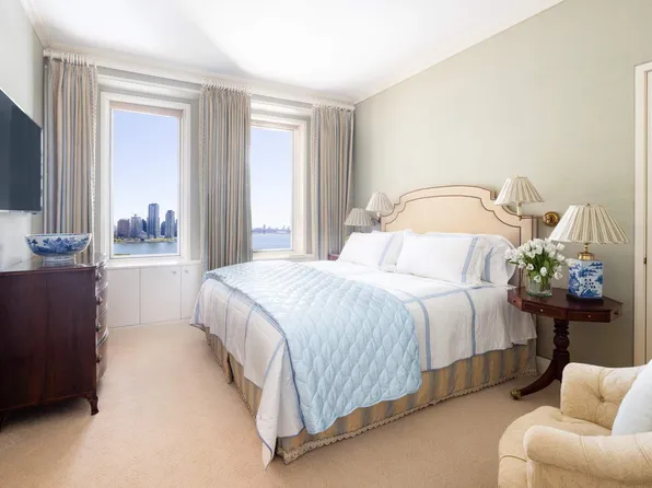 435 East 52nd Street image 18 of 21