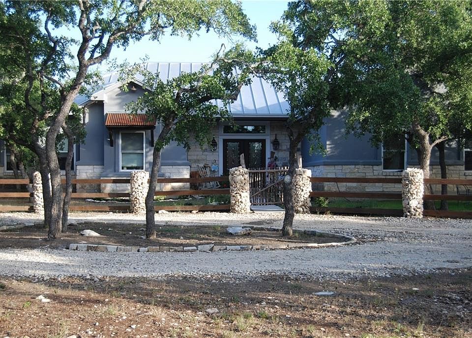 1st image of 201 Longhorn Oaks