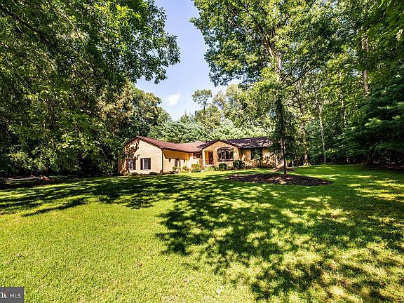 2nd image of 10011 Cherokee Ln