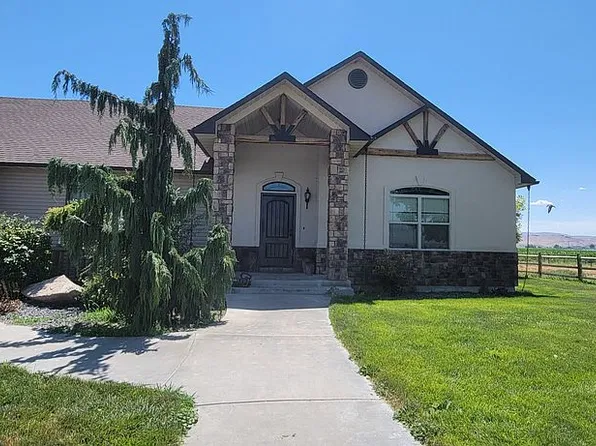 3229 Market Rd, Homedale, ID 83628