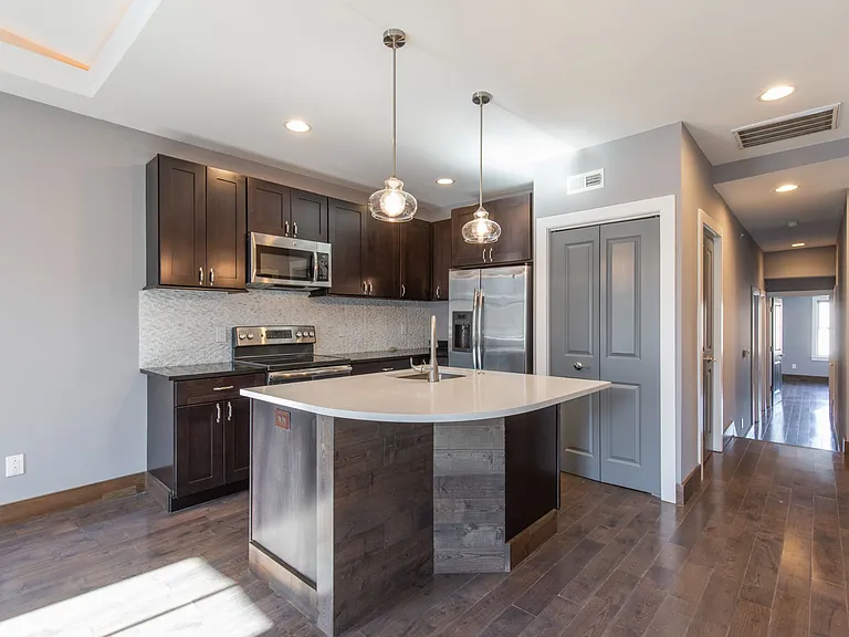 1023 Mount Vernon St #3F — Photo 2