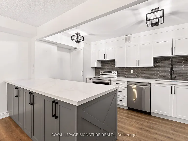 60 Inverlochy Blvd #309 — Photo 8