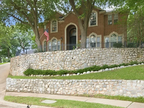 3145 Joyce Ct, Grapevine, TX 76051