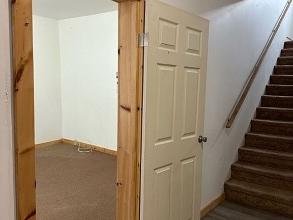 5th image of 13 W Market St APT 1