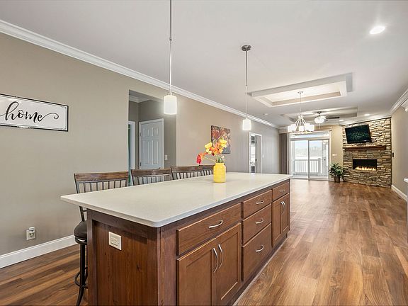 4th image of 1412 Scenic View Ln