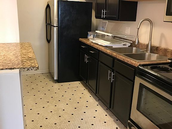 2nd image of 205-1 W 28th St APT 205