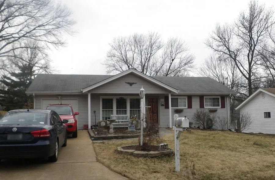 1427 Homecrest Dr photo 1