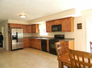 17 Aspen Dr, Somersworth, NH 03878