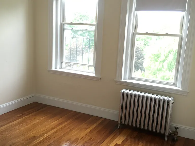 Washington Heights Apartments — Photo 9