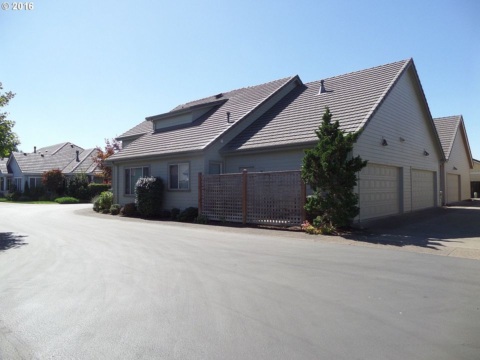 2nd image of 3209 Lakemont Dr