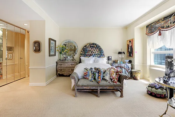 Sold by Compass | media 3