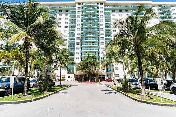 1st image of 19390 Collins Ave APT 1011