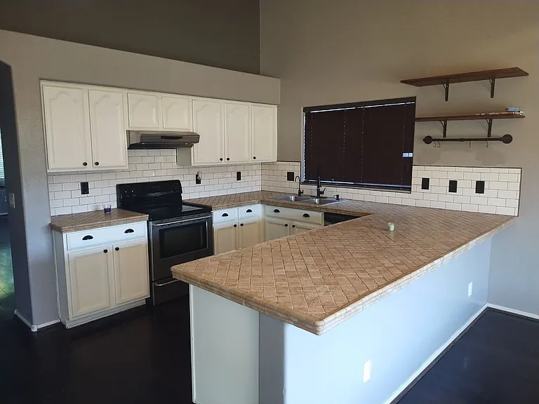 25876 W Elizabeth Ave — Photo 27