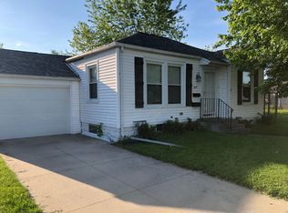 1637 8th St NW, Cedar Rapids, IA 52405