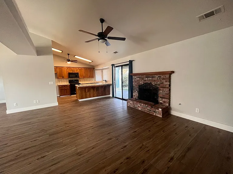540 N Peppertree St — Photo 8