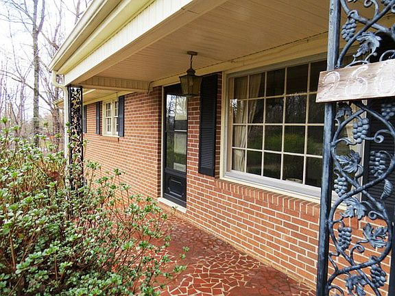 5th image of 260 Baronwood Rd