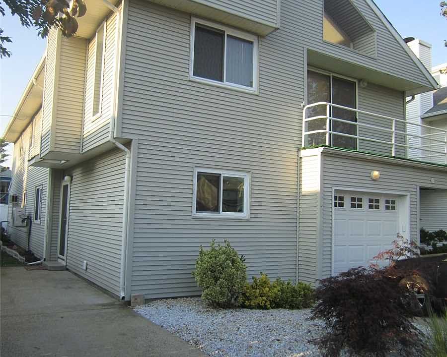 1st image of 515 W Hudson St
