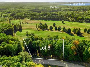6 Heather Ridge Trl, Beulah, MI 49617