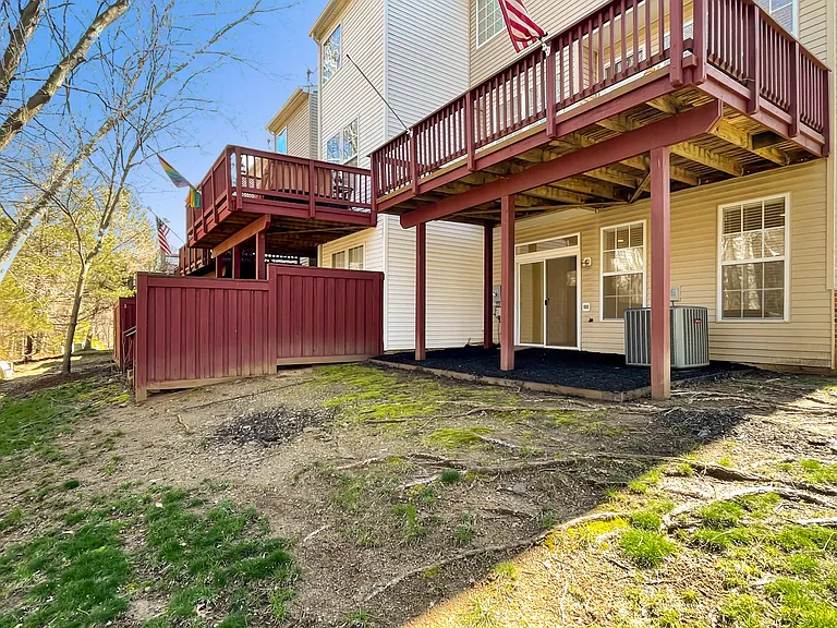 21510 Iredell Ter — Photo 5