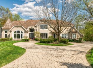 111 Covington Ct, Oak Brook, IL 60523