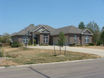 15690 Cedar Ln, Basehor, KS, 66007