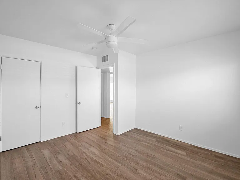 547 W San Juan Ave #B — Photo 6