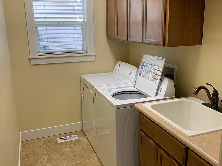 Washer/Dryer Laundry Room